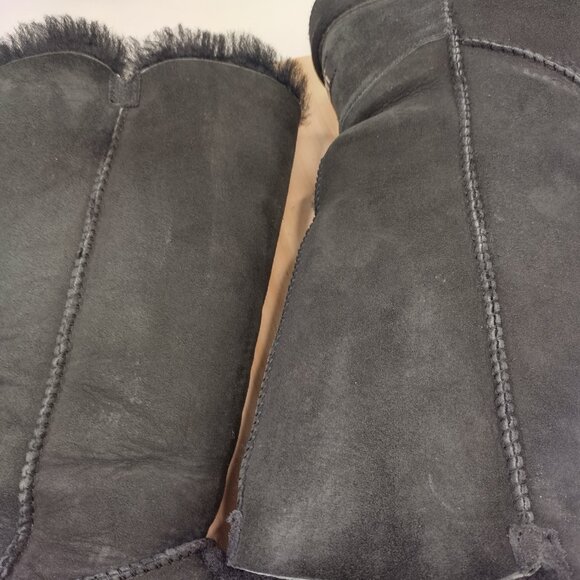 UGG Bailey Button Triplet II Black Sheepskin Shearling Boots Women US 7 - Picture 12 of 16